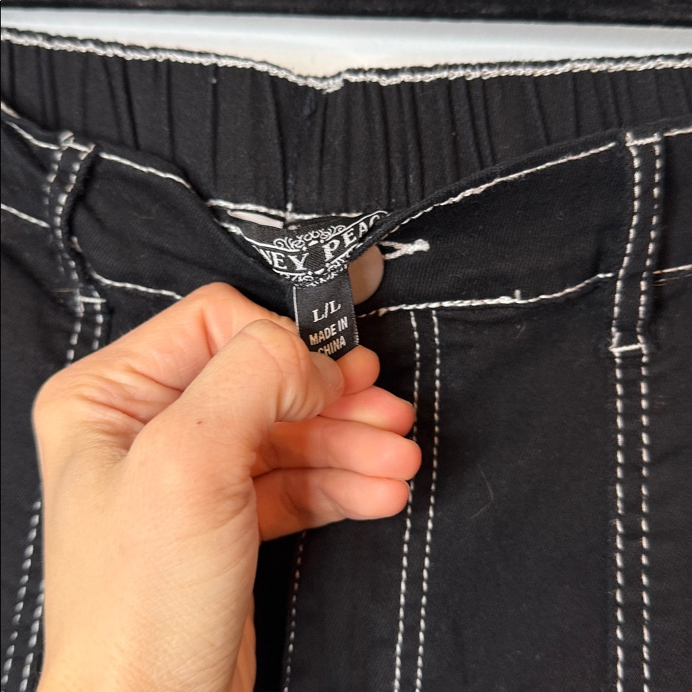 Honey Peace cargo carpenter jeans black and white contrast size large - Picture 5 of 8